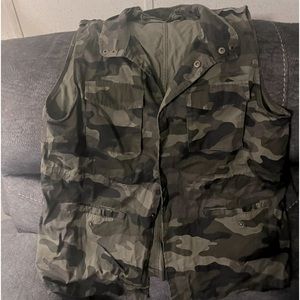 Women’s camouflage vest 2x